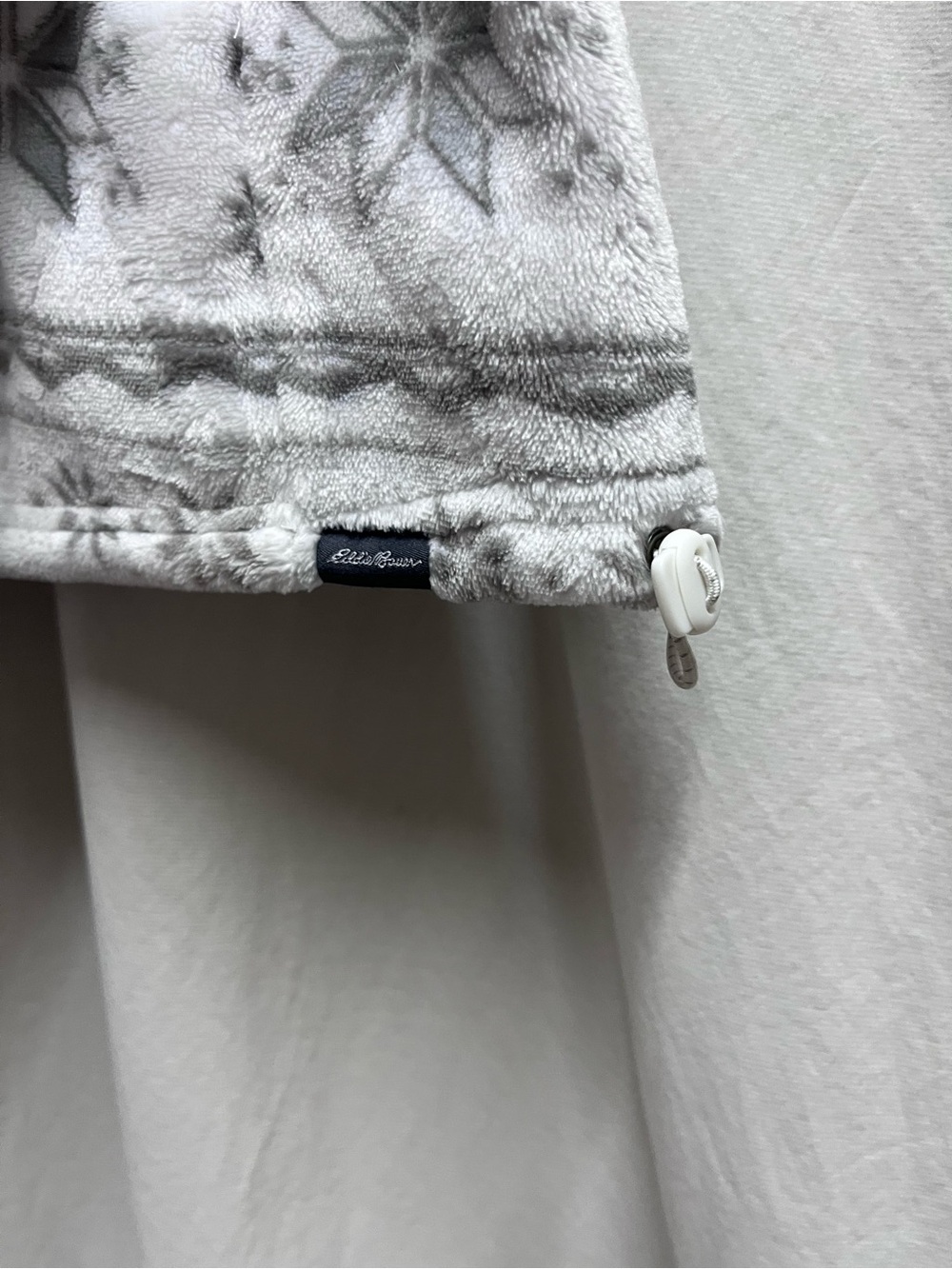Eddie Bauer Fair Isle 1/4 Zip Mock Neck Fleece Pullover Snowflake Jacket Large - Picture 7 of 10